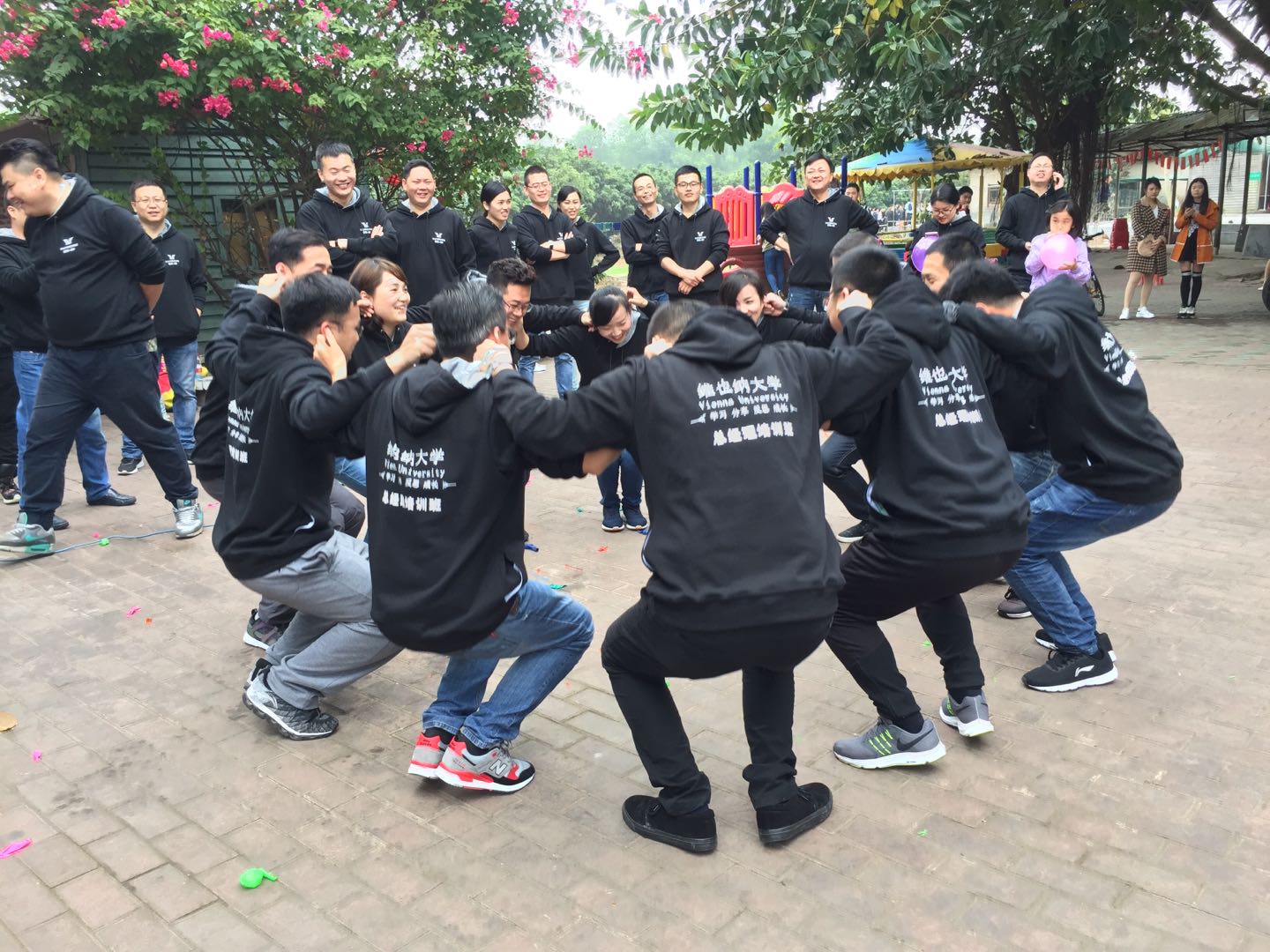 深圳維也納大學(xué)團(tuán)建活動(dòng)在九龍山生態(tài)園順利開(kāi)展